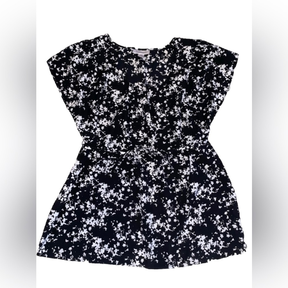 NWOT Women’s Black & White Floral Maternity Top Size M